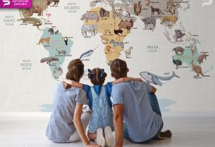 Карта на света с континенти и животни