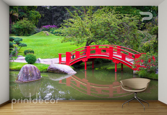 Японска градина с езеро