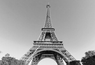 Айфеловата кула в черно и бяло